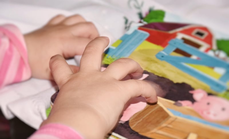 Comprendre et soutenir un enfant surdoué : conseils essentiels pour 2026